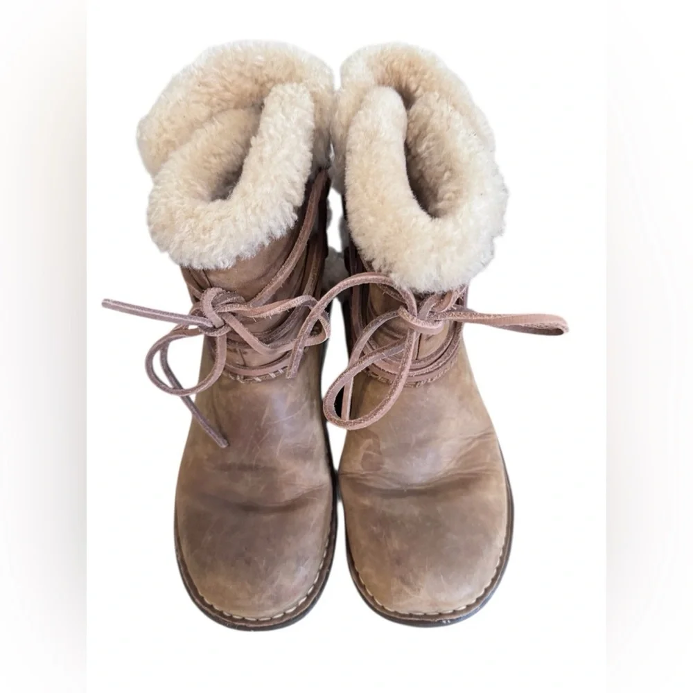 UGG Caspia Winter Boots Womens 7 Leather Sheepskin Lace Pull‎ On Tan Brown